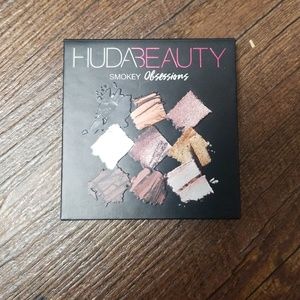 Huda Beauty Smoky Obsessions Palette